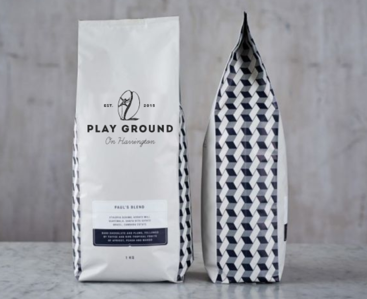Logo-Design von wonderland für Play Ground On Harrington | Design #6619325