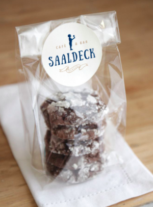 Logo Design by wonderland for Saaldeck | Design: #6794081
