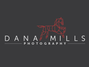 Logo-Design von digitalbotox für Dana Mills Photography | Design: #7009095