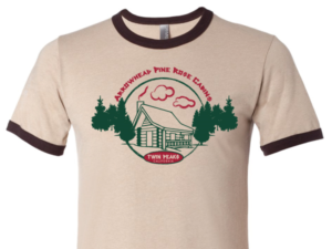 Arrowhead Pine Rose Cabins, Rustic forest/nature retro Design | Diseño de Camiseta por Tammy Moore