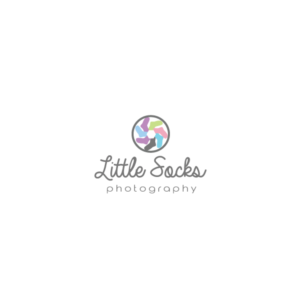 Diseño de Logo por Hiccups Design para little socks photography  | Diseño: #7104348