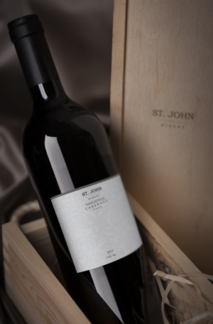 Wine bottle label design for St. John Winery  | Diseño de Etiqueta por Gagilend