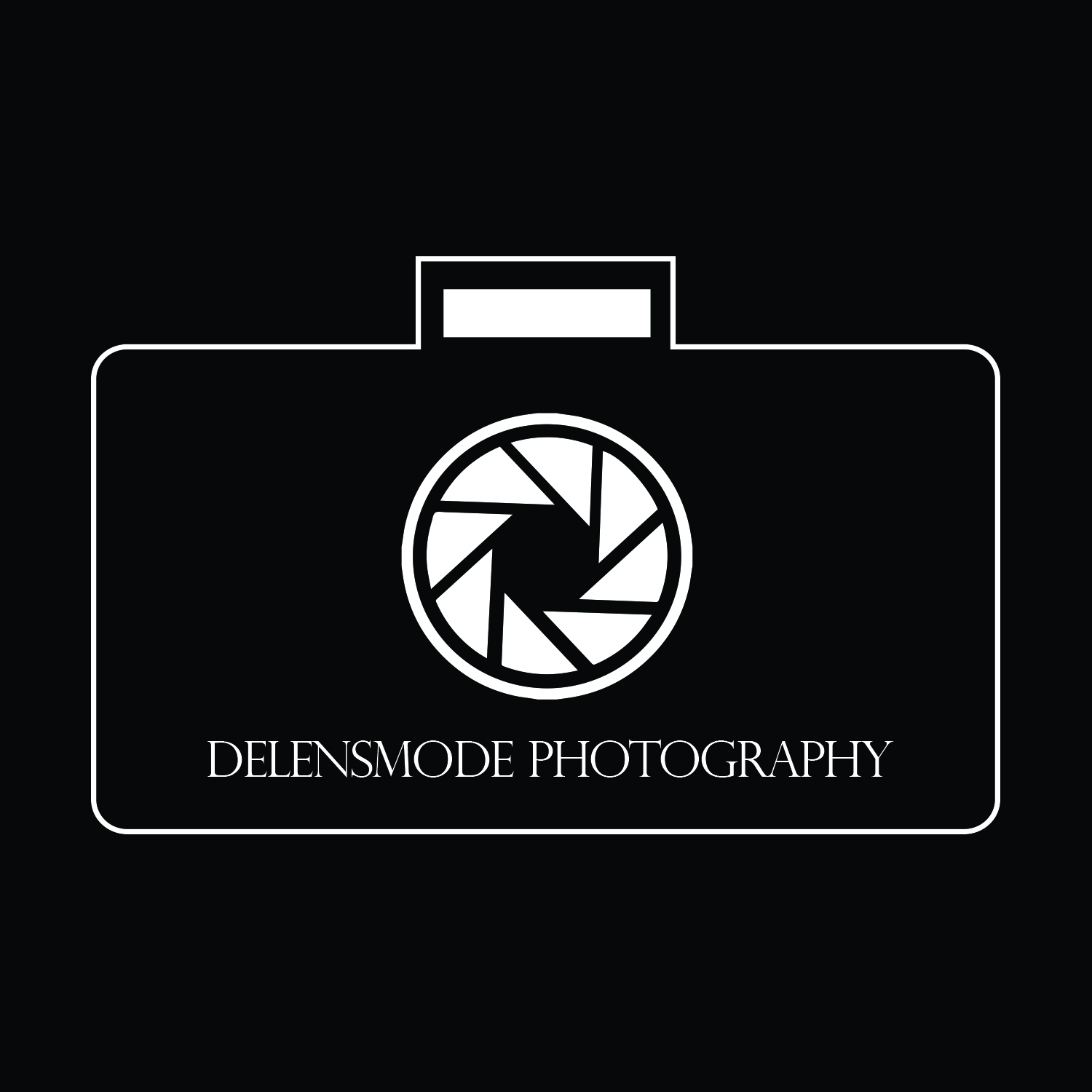 Logo-Design von christianvallespin für DelensMode Photography | Design #7904594