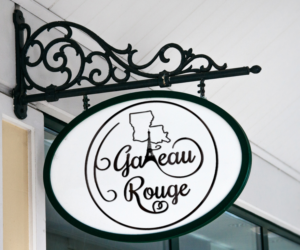 Logo-Design von FindCreative für Gateau Rouge LLC | Design: #7821169