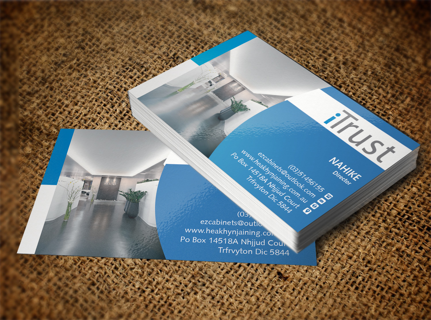 Business Card Design by Lanka Ama for iTrust AG | Design #7863297