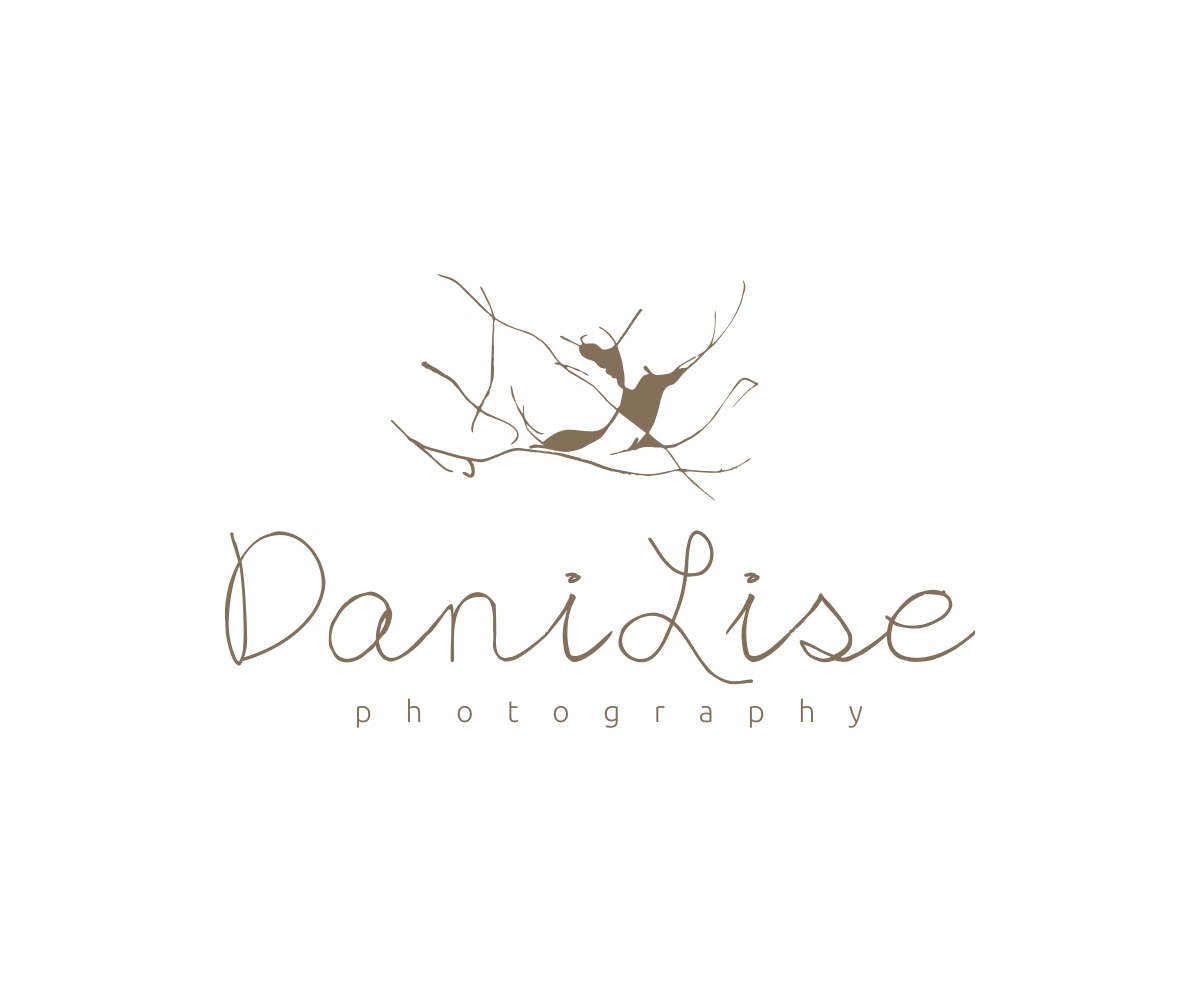 Logo-Design von Mandarina für DaniLise Photography | Design #2076497