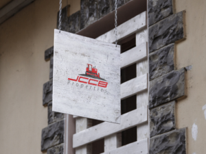 Design de Logo par hrahman25091979 pour JCCB Properties LLC | Design : #9257576