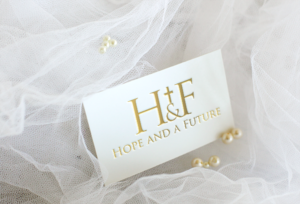 Diseño de Logo por Apple™ para hope and a future ministries | Diseño: #10106618