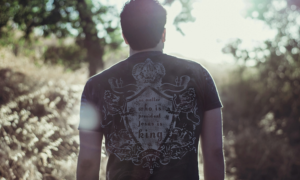 Need Impactful T-Shirt Created w/Visible Words on Shirt in Creative & Elegant Layout | Diseño de Camiseta por JonnyGeorgeson