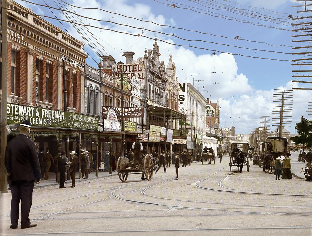 Design Photoshop par ShellyT pour DesignCrowd (Community Contests) | Design #10342441