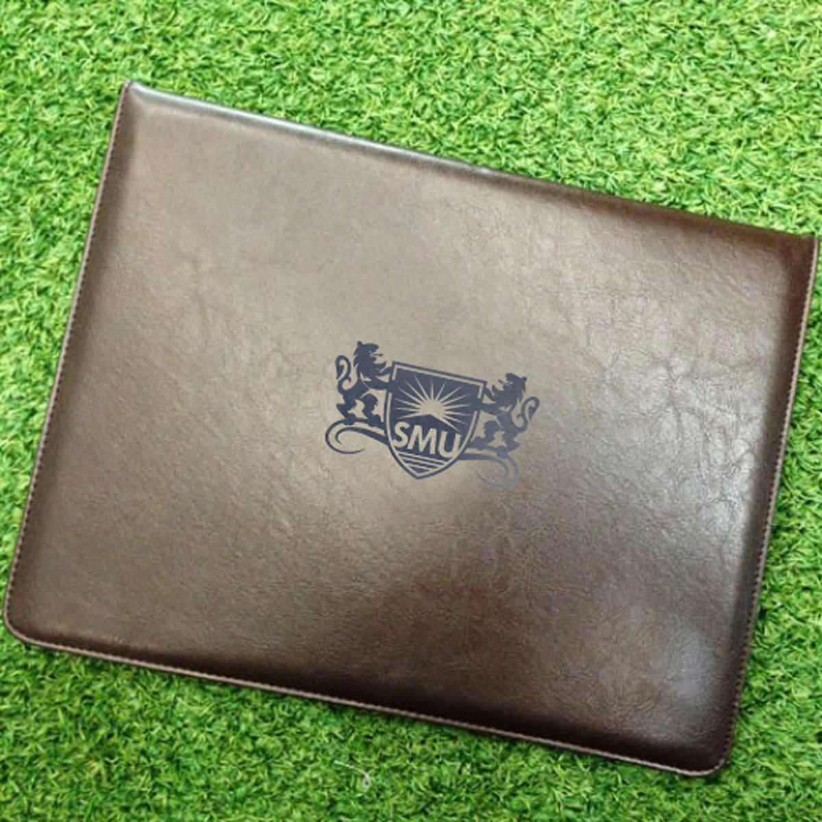 Logo Design by Crest Logo Designs for Singapore Management University  | Design #2232802