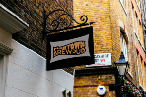 Logo-Design von Vic für Fishtown Brewpub  | Design: #10809398