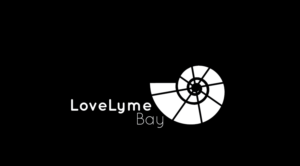 Diseño de Logo por irv para Love Lyme Bay | Diseño: #10819739