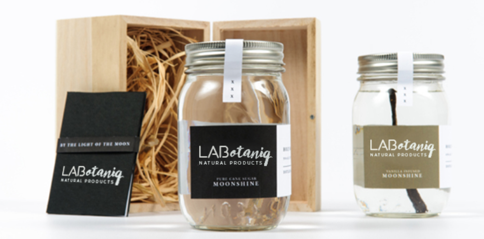 Logo Design by wonderland for Laboratorio Botaniq S.L | Design #11025906