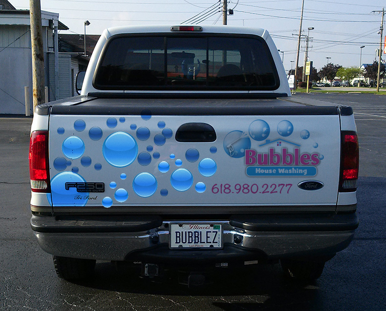 Design de Panneau par Halo Studios pour Bubbles House Washing | Design #11665560