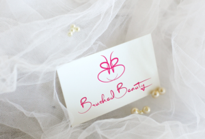 Logo-Design von maa07jannat für Brushed Beauty | Design: #11995337