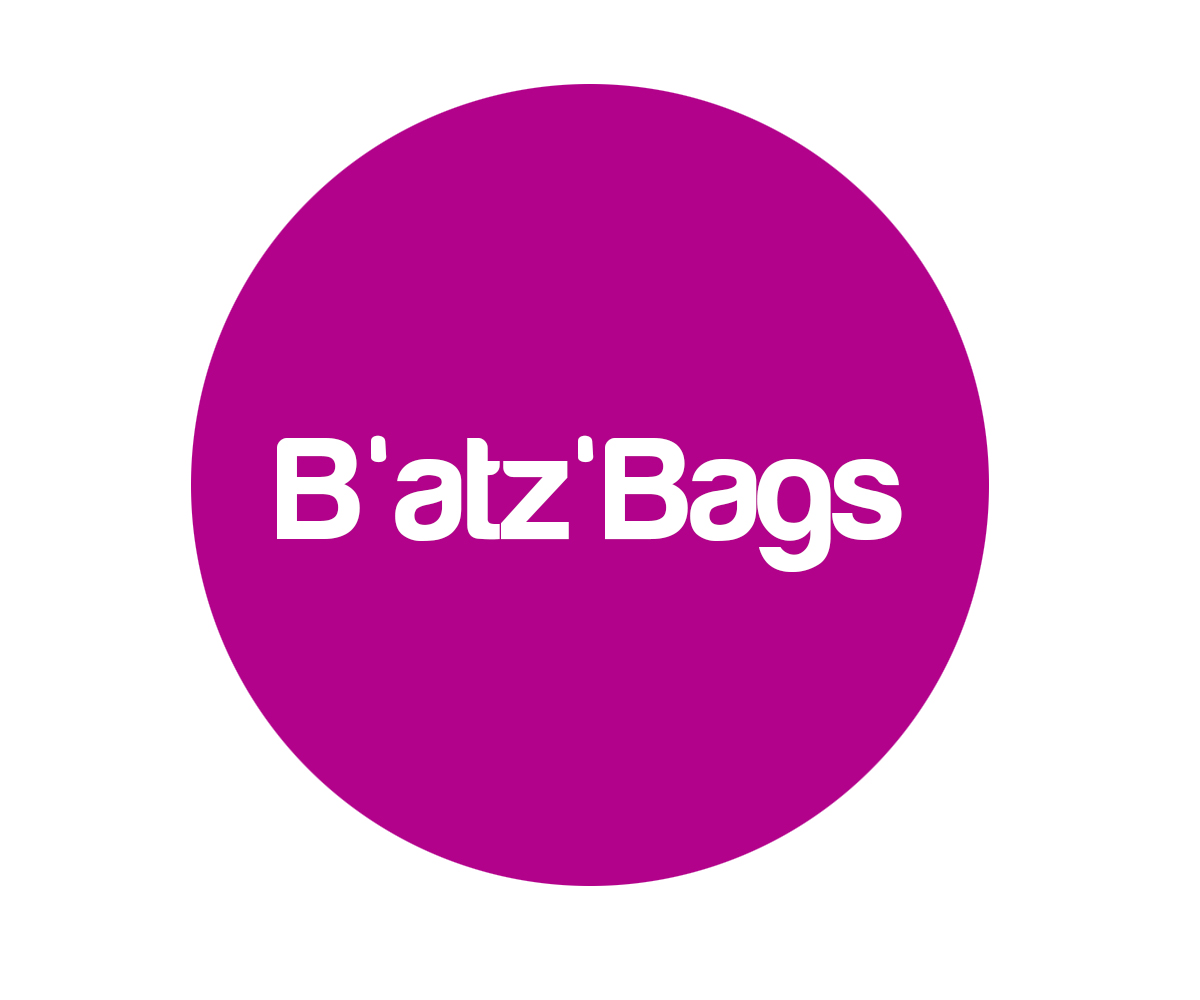 Design de Logo par Shireen Designs pour Batz Bags | Design #2446944