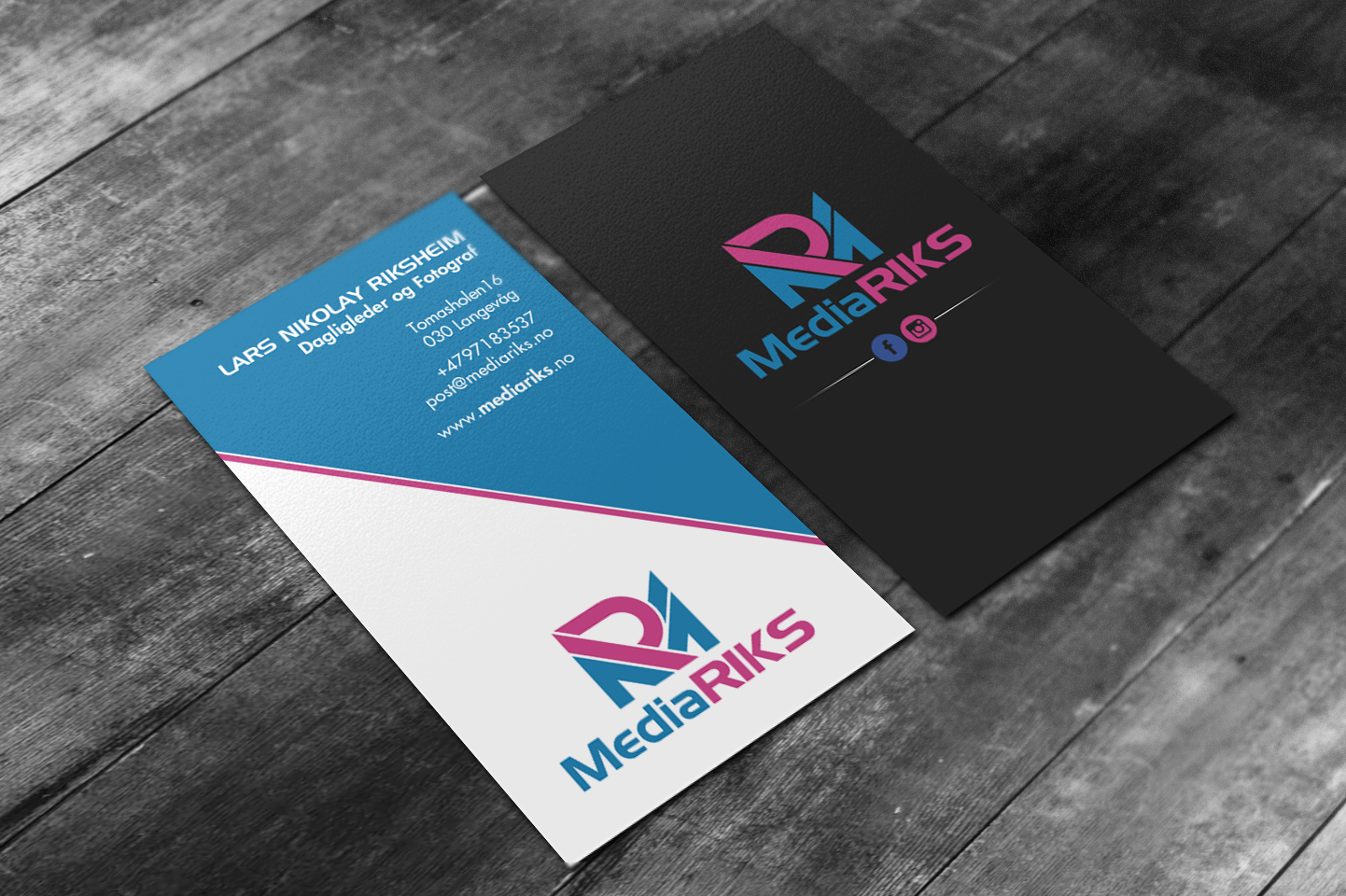 Business Card Design by chandrayaan.creative for MediaRIKS | Design #12995237