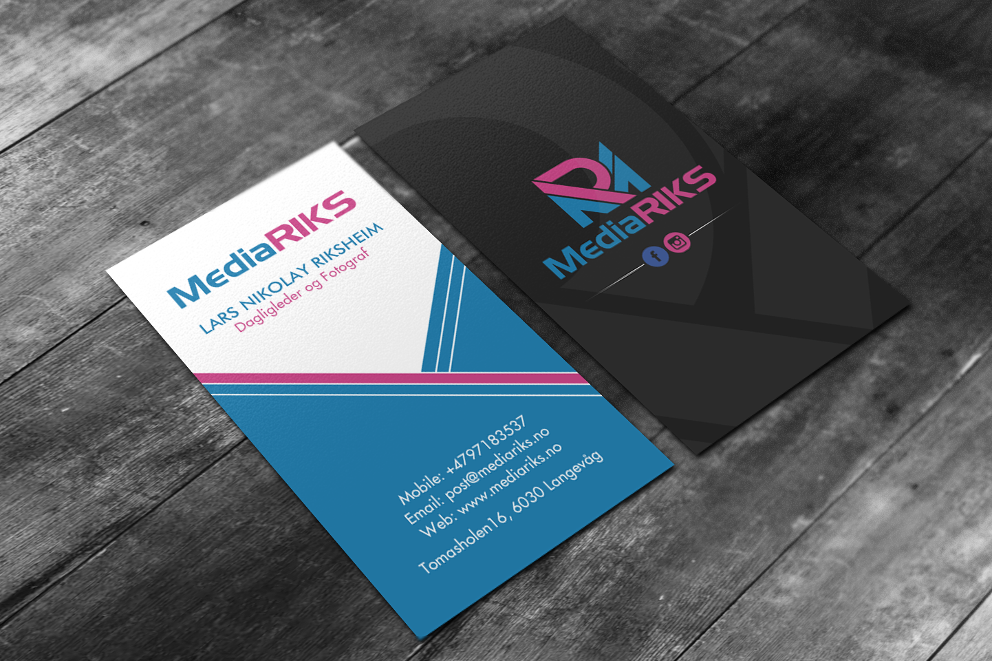 Business Card Design by chandrayaan.creative for MediaRIKS | Design #12995319