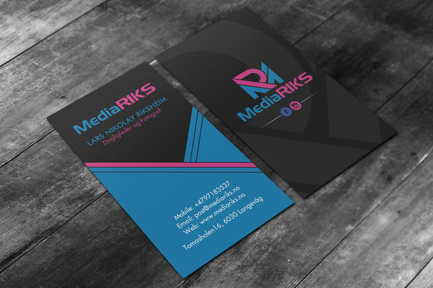 Business Card Design by chandrayaan.creative for MediaRIKS | Design #12995367