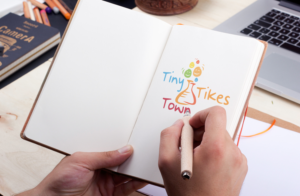 Tiny Tikes Town | Diseño de Logo por GLDesigns