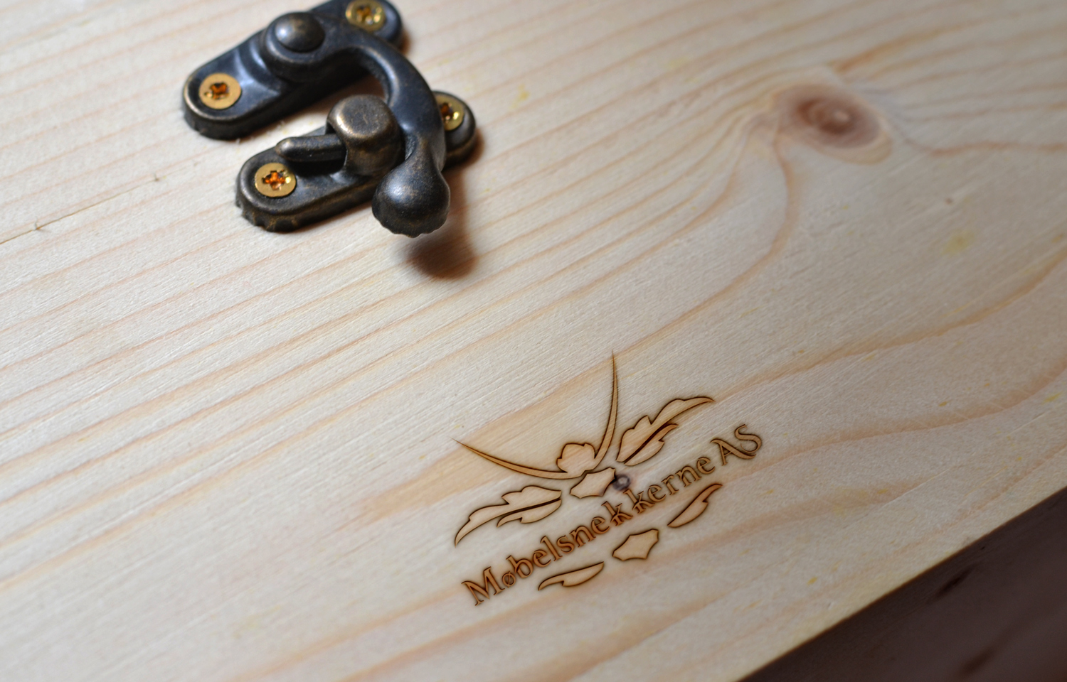 Logo Design by EGYPT KING for Møbelsnekkerne AS | Design #14030098