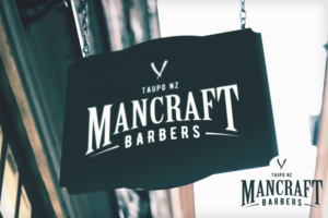 Diseño de Logo por mldtrvs para Cremebrulee Hair & Beauty | Diseño: #14155539