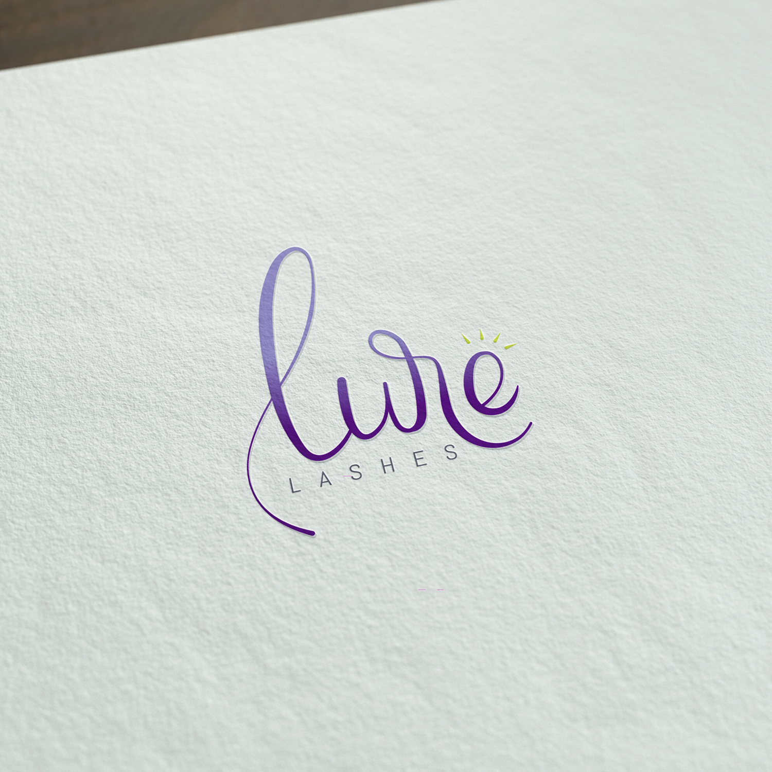 Diseño de Logo por Miche Angeline para lure lashes  | Diseño #14137779