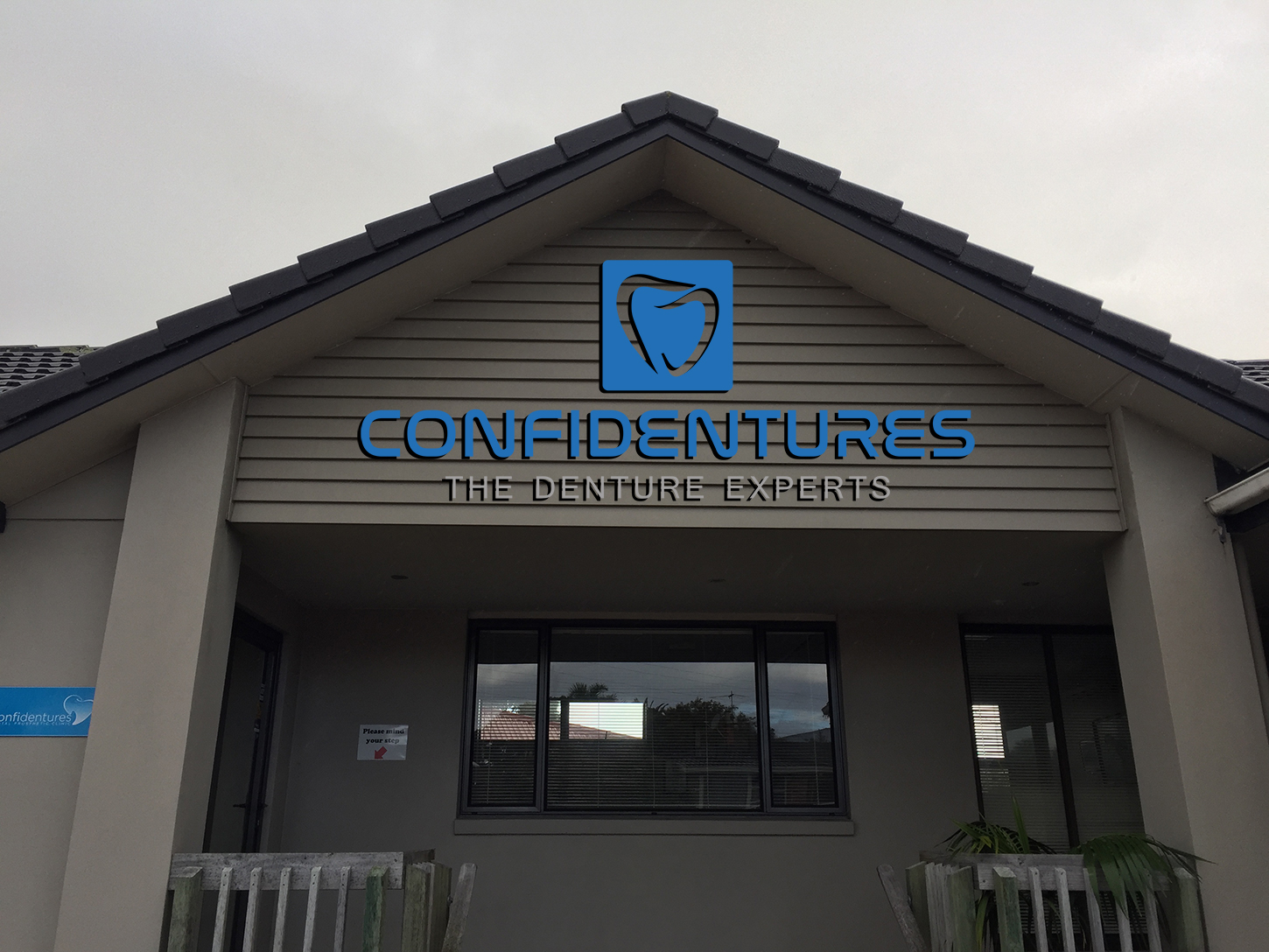 Schilder-Design von ALSADESIGN für Confidentures | Design #14629875