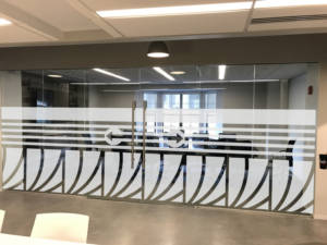Sign Design for Glass Panels and Doors | Diseño de Señalética por chuan