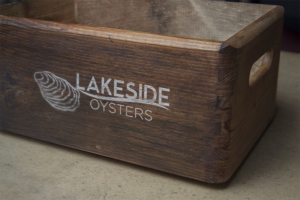 Diseño de Logo por Sergio Coelho para Lakeside Oysters | Diseño: #16206638