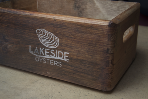 Diseño de Logo por Sergio Coelho para Lakeside Oysters | Diseño: #16206640