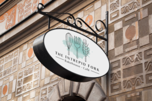 Diseño de Logo por Irina Makedonska para The Intrepid Fork | Diseño: #16002579