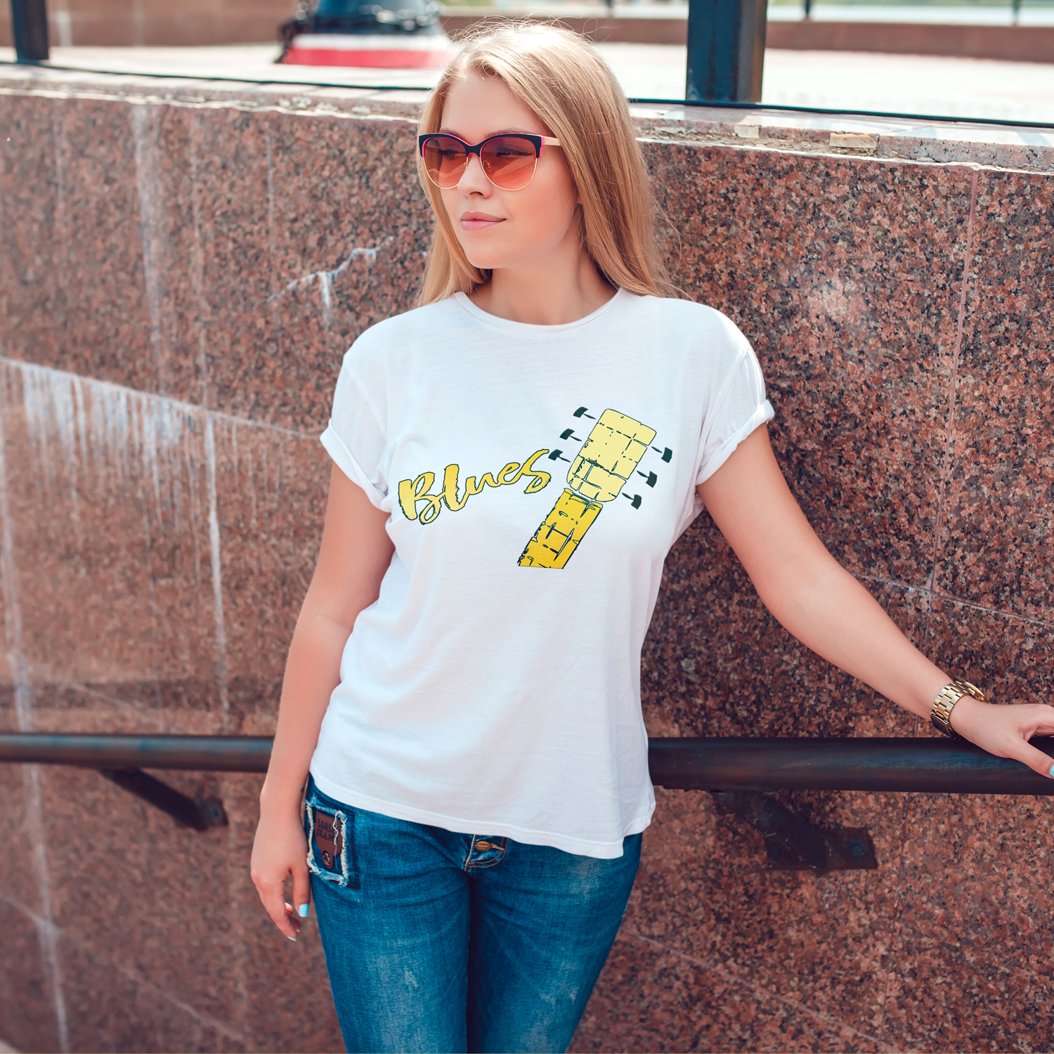 Design de T-shirt par VilaDesign pour Bluezzeetees.com | Design #16129105