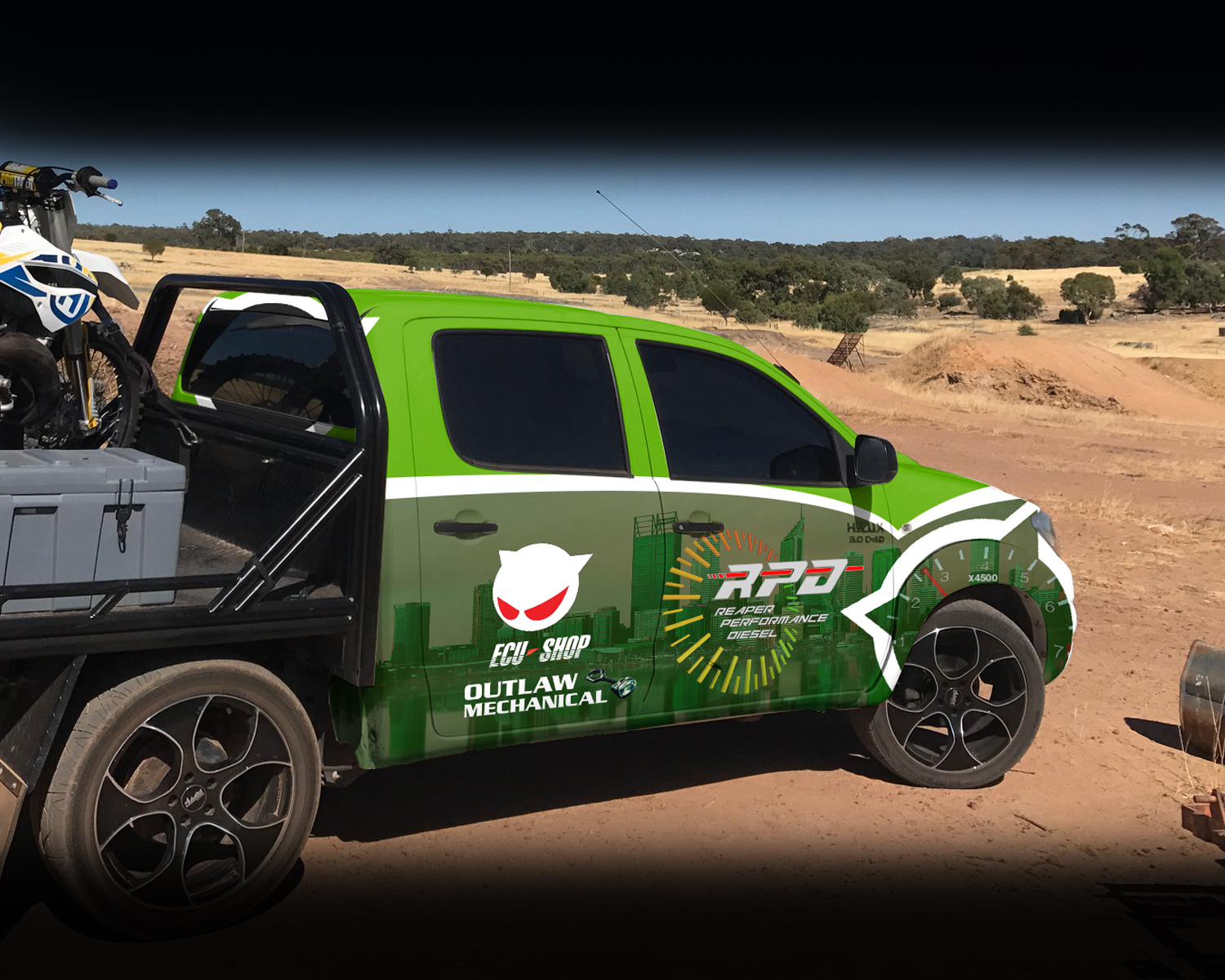 Design de Covering de Véhicule par RubelRir pour Outlaw Mechanical | Design #17566209