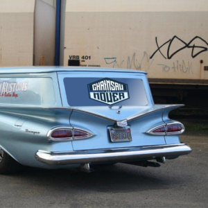 I want an old style logo of Chainsaw And Mower Services to put on the side of a 1959 Chevrolet deliv | Design de Panneau par LouiePepito
