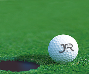 JR the initials of the name of the golfer woman | Diseño de Logo por Buck Tornado