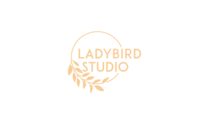 Ladybird Studio | Diseño de Logo por trufya