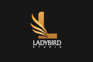 Ladybird Studio | Diseño de Logo por Farqaleit™