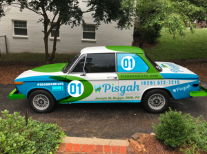 Pisgah Family Dentistry Racing Car | Diseño de Rotulación de Vehículo por StarGraphics