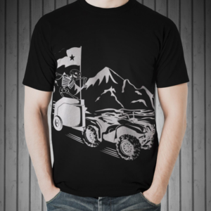Crazy Skeleton Driven Chariot in the Desert | T-Shirt-Design von Aistikart