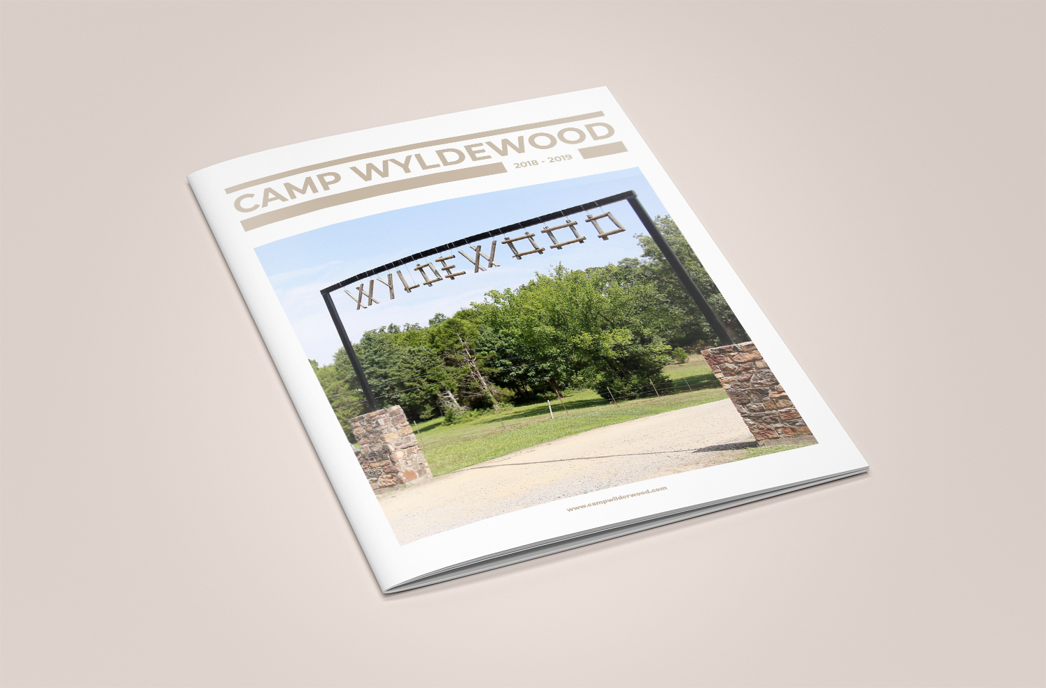 Diseño de Revista por banedsgn para Camp Wyldewood | Diseño #20244388