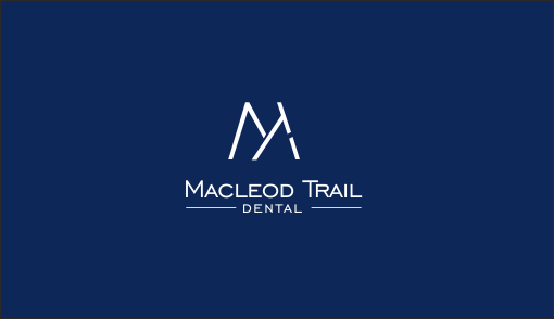 Design de Logo par ciolena pour Macleod Trail Dental | Design #20535240