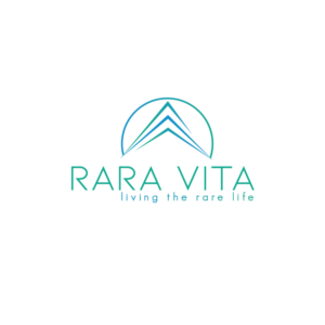 Logo-Design von titanium wings für Girl With A Mop | Design #21359661