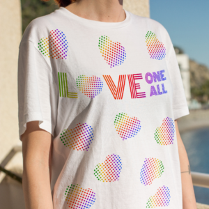 T-shirt design for LOVE ONE. LOVE ALL. | Design de T-shirt par sushsharma99
