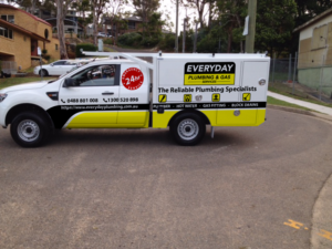 Car Wrap-Design von Wahyu 10 für Everyday plumbing and gas  | Design: #22356844