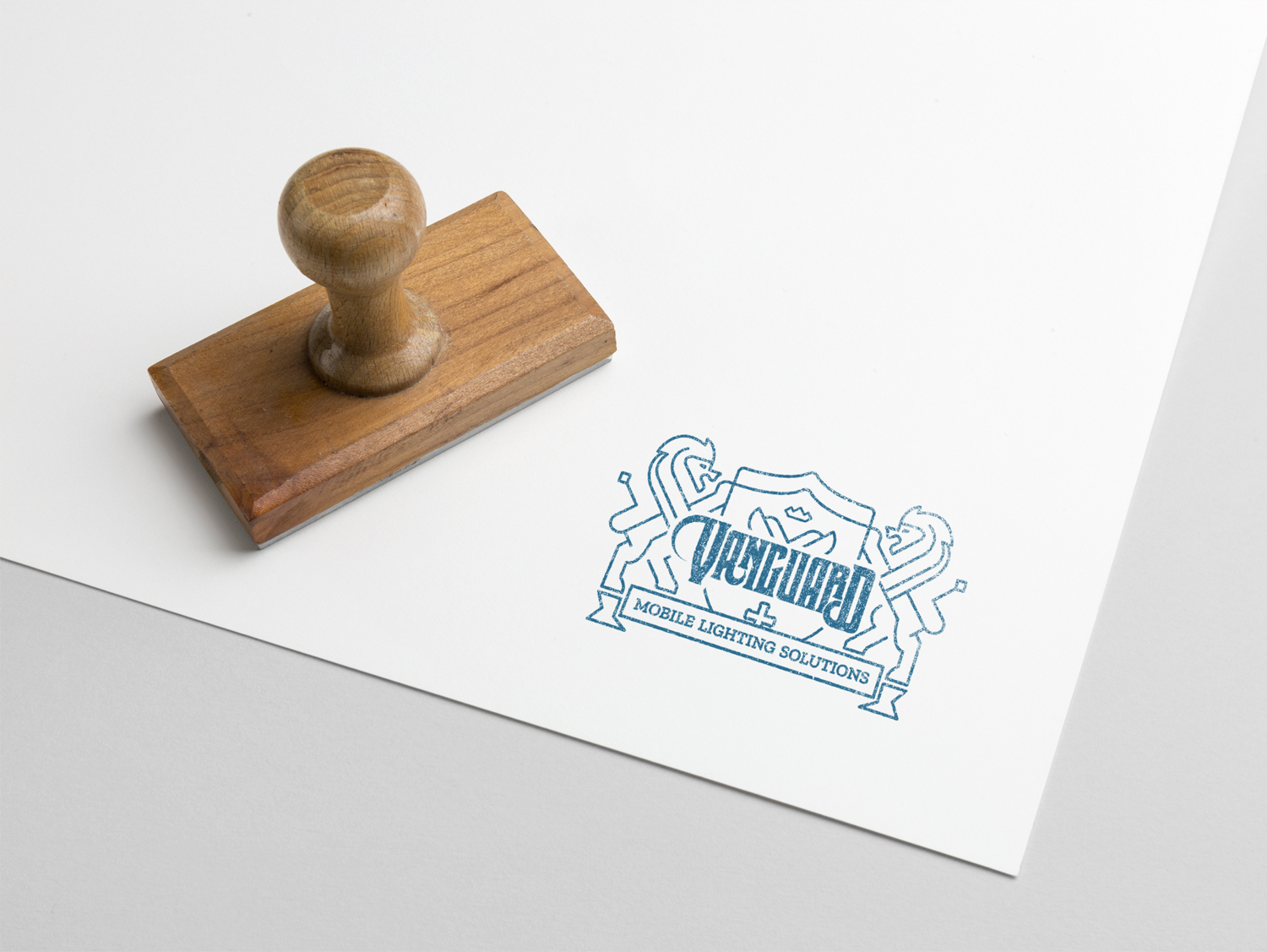 Diseño de Logo por Azmat-ullah para Vanguard Mobile Lighting Solutions, LLC | Diseño #22344505