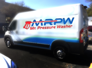 Logo-Design von graphicevolution für Mr. Pressure Washer Inc. | Design: #22478337