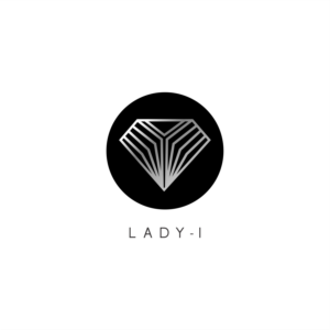 Womens apparel company needs logo wear | Design de T-shirt par ThiagoB
