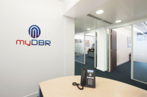 Design de Logo par Farooq Zahid pour myDBR.com | Design : #22935394